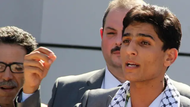 عقد عساف مؤتمرا صحفيا حضره ممثلو وسائل الاعلام العربية والعالمية.