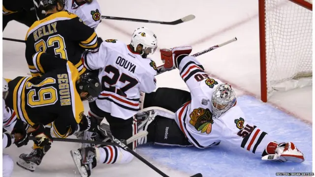 शिकागो ब्लैकहॉक्स ने बॉस्टन ब्रून्स को हराकर अमरीका की नेशनल हॉकी लीग अपने नाम की. पिछले चार साल में ये दूसरा मौका है जब शिकागो ब्लैकहॉक्स ने ये खिताब जीता है.