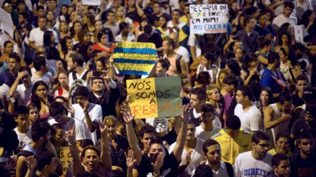 Manifestantes no Rio | Foto: AP