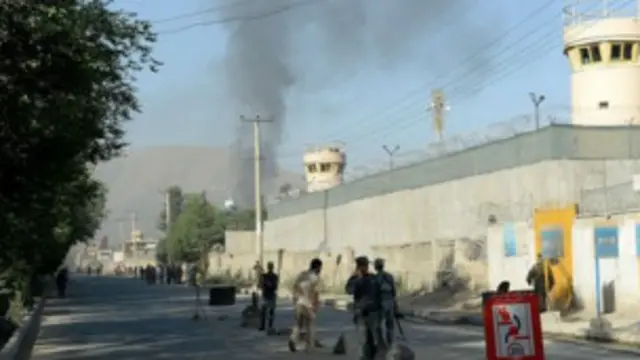 मंगलवार को हुए हमले के बाद दूर से धुआं नज़र आ रहा था