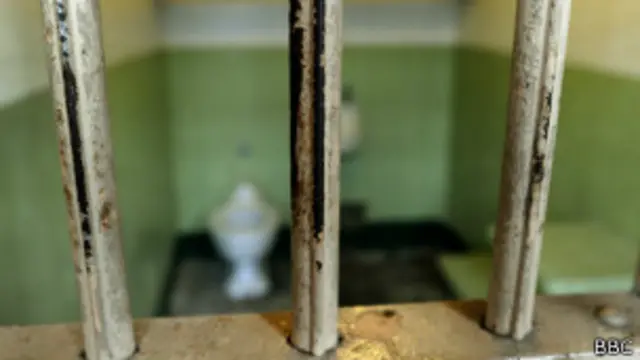 Тюремная камера