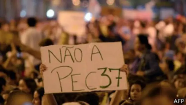 Una pancarta que dice No al PEC37