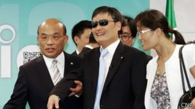 苏贞昌以及陈光诚与袁伟静夫妇