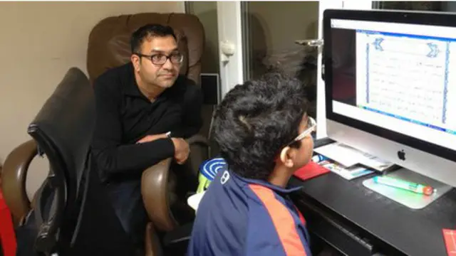 Ҳамза Рана уч йилдан бери Интернет орқали Қуръони Каримдан сабоқ олади.