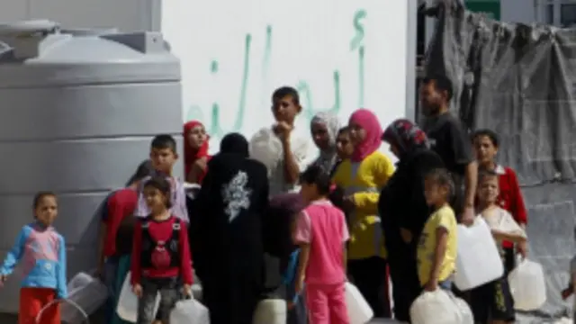 أعداد اللاجئين السوريين النازحين إلى دول الجوار تتزايد يوما بعد يوم