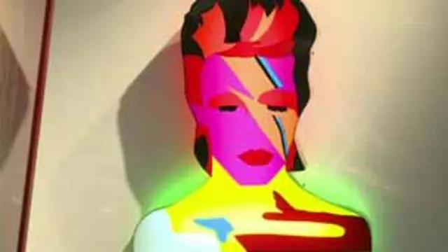 Obra sobre David Bowie na Open Gallery,afun slotLondres. Foto: BBC