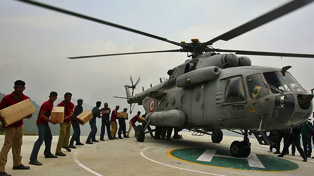 پہاڑی ریاستوں میں راستے تباہ ہونے کے سبب ہیلی کاپٹر ہی لوگوں کو نکالنے اور امداد پہنچانے کا اہم ذریعہ ہیں