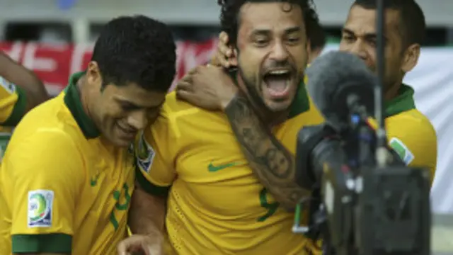 Fred comemora gol na Copa das Confederações / Crédito da foto: Reuters