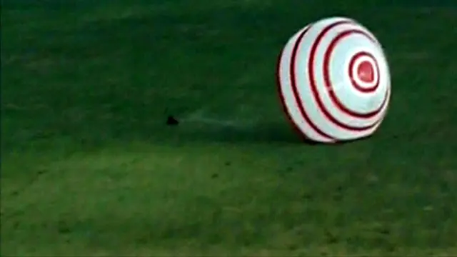 مركبة شينزو 10 بعد هبوطها بلحظات.