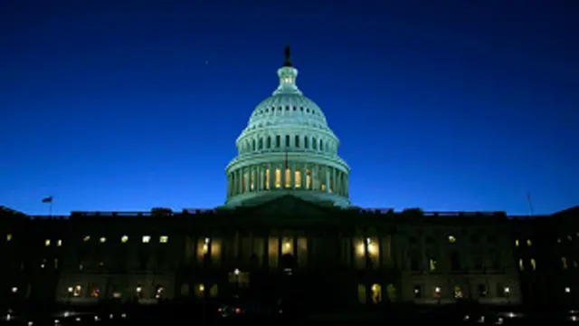 یک طرح تحریمی تازه در کنگره برای اولین بار مقام‌های طراز اول نظام از جمله رهبر را نشانه گرفته است