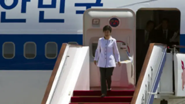 وصلت الرئيسة بارك إلى بكين صباح الخميس