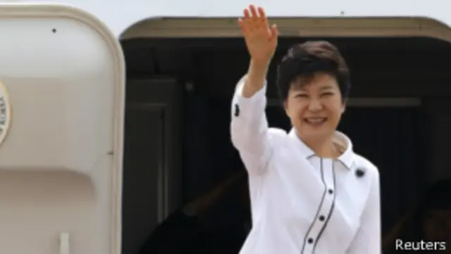 ولسمشره پارک ګيون هې به له چينايي چارواکو سره د شمالي کوريا د اتومي پروګرام په باب خبرې وکړي. 