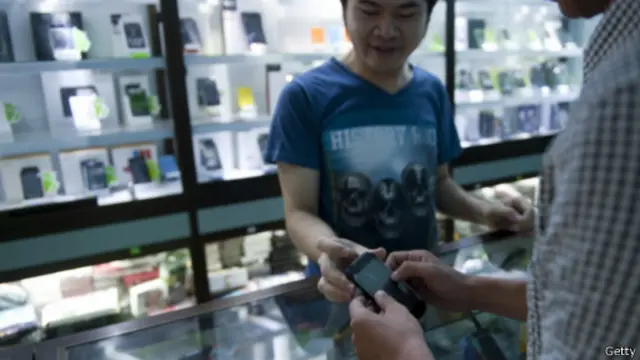 Toko telepon di Yangon