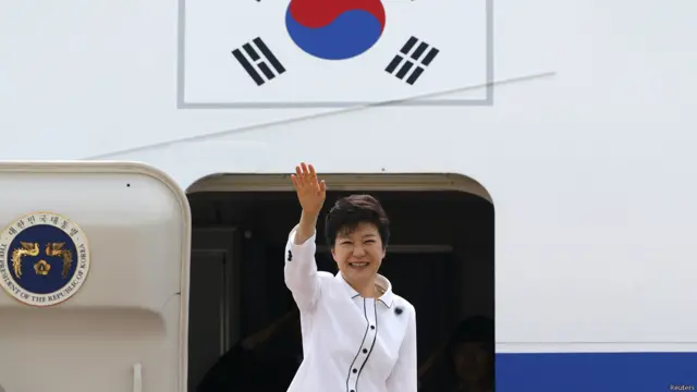 朴槿惠出发前，韩国官员宣布她此行将是一次旨在增进中国与韩国互信的“心信之旅”。 