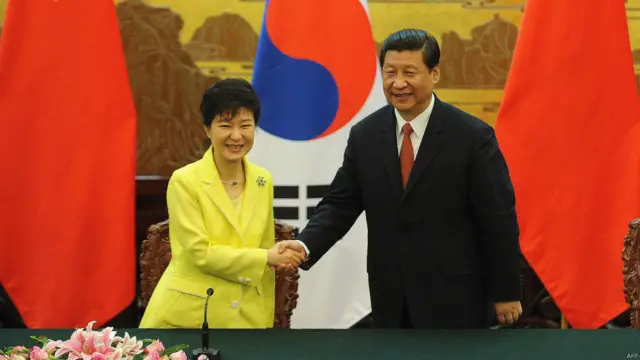 韩中两国领导人在周四的峰会上对通过对话结束朝鲜核项目的必要性达成共识，并探讨了恢复与朝鲜谈判的方法。
