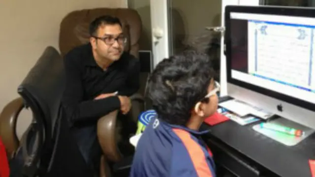 ایک اندازے کے مطابق پانچ سے 16 سال کی عمر کے کم سے کم 100 بچے آن لائن اسلامی تعلیم حاصل کر رہے ہیں