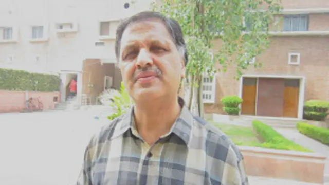 एस एम शर्मा 