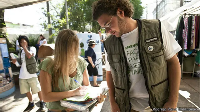 Agente do Greenpeace em São Paulo (Rodrigo Paiva/Greenpeace)