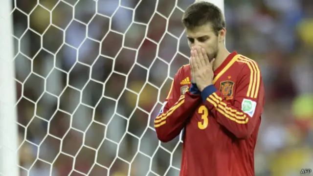 Sebelum memperkuat Barca, Pique bermain bersama MU selama empat tahun.