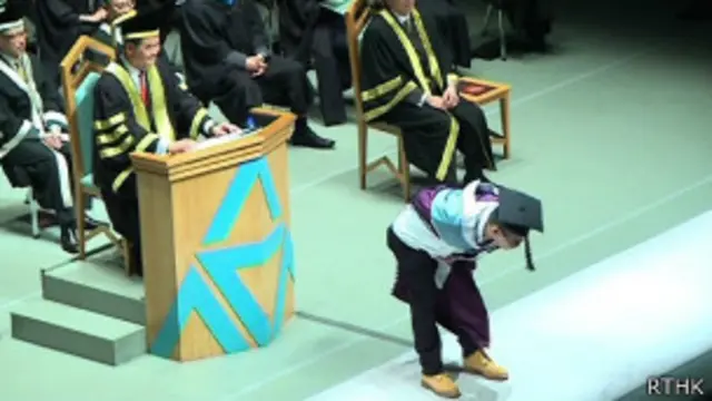 演艺毕业生创意表不满