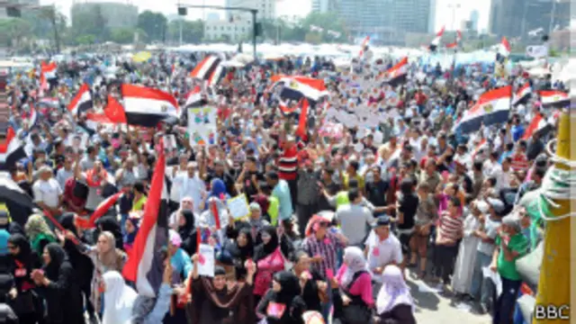 Protestos contra governo Morsi | Foto: BBC