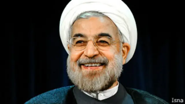 مراسم تنفیذ و تحلیف حسن روحانی در میانه مرداد برگزار می شود