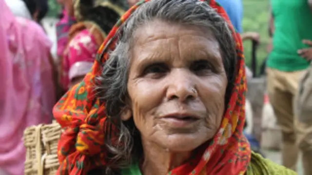 कई स्थानीय नागरिक इन राहत कार्यों को नाकाफ़ी बताते है. 