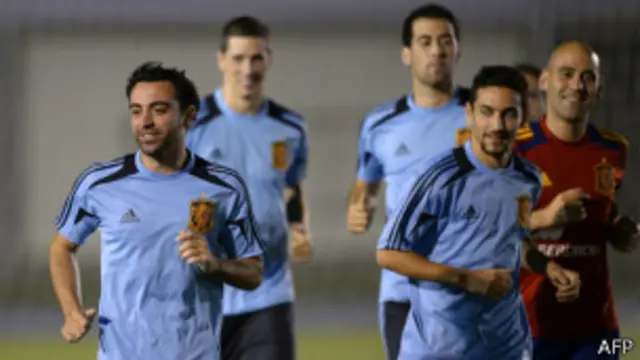 Seleção espanhola treina | Foto: AFP