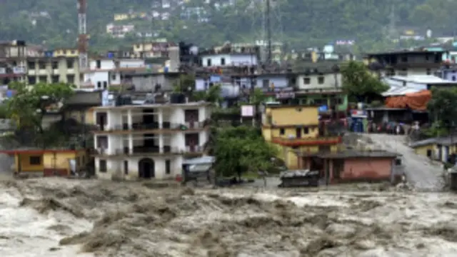 उत्तराखंड में अब भी हजारों लापता