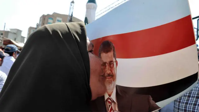 مرسی 30 جون سنہ 2012 کو انتخاب میں کامیابی کے بعد مصر کے پہلے اسلامی صدر بنے تھے