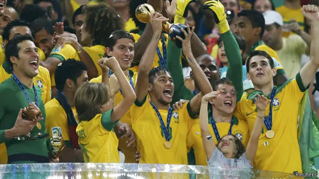 Pemain Brasil saat menjuarai Piala Konfederasi 2013.