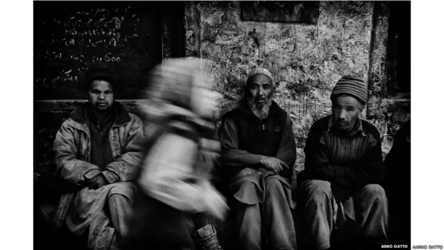 बाल्टिस्तान मुस्लिम बहुल इलाक़ा.ऑर्को दत्तो कहते हैं कि कश्मीर और लद्दाख की तरह यहां के लोग भी बहुत मेहमाननवाज़ हैं. कई लोग आपको अपने घर में बुलाएंगे और नमकीन चाय पिलाए बिना नहीं आने देंगे.