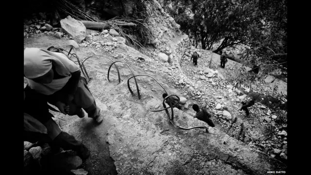 Niños regresando de la escuela