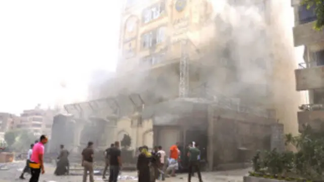 مقر الإخوان في القاهرة تعرض للهجوم.