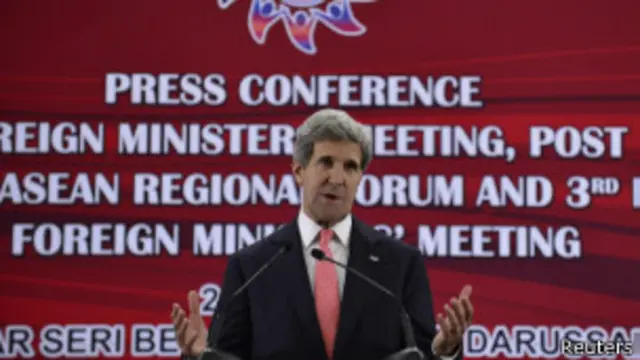 آقای کری گفته است که او از درستی ادعاهای مطرح شده درروزنامه های اشپیگل و گاردین اطلاعی ندارد