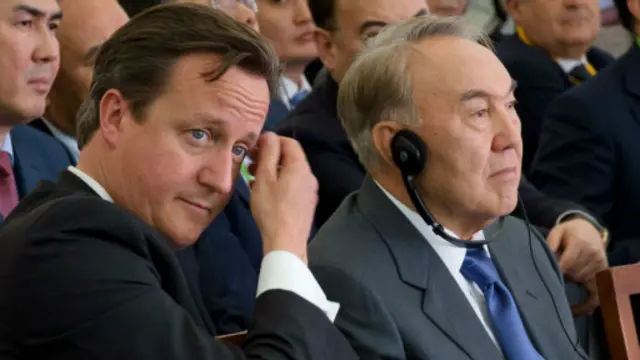 Қозоғистондаги инсон ҳуқуқларининг аҳволи жаноб Кэмеронга 1 миллиард доллардан кўпроқ савдо шатрномаларини имзолашга халақит бермаган