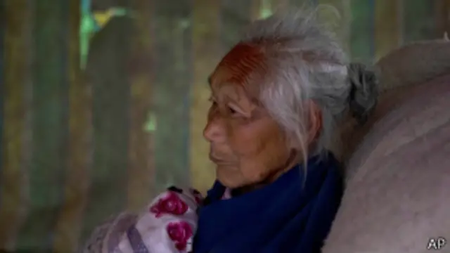 Престарелая китайская женщина