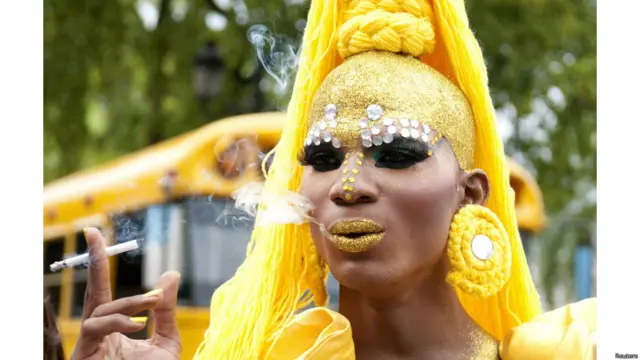 गे परेड, समलैंगिक