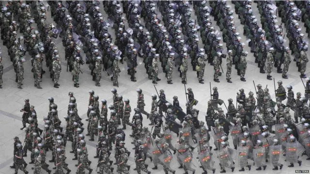 Хитой расмий матбуоти воқеалар ҳақида жуда кам тафсилотларни ошкор этмоқда. Аммо уйғурлар ва хан-хитойлар орасидаги танглик боис аҳён-аҳён тўқнашув ва низолар чиқиб туради. 