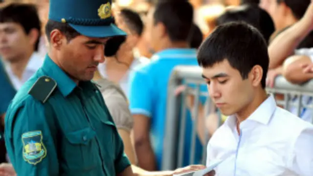 Erkaklar sutini yalayotgan videolar