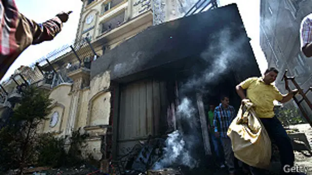 मोर्सी के ख़िलाफ़ प्रदर्शन