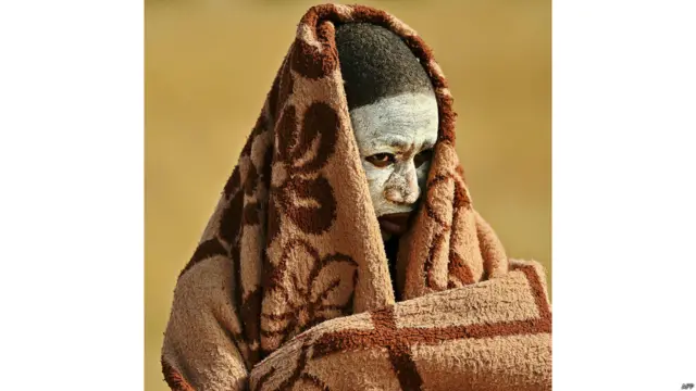 एक पुलिस अधिकारी के मुताबिक़ इन मौतों के सिलसिले में कुल 22 मामले दर्ज किए गए हैं. मरने वालो की उम्र 13 से 21 साल के बीच थी.