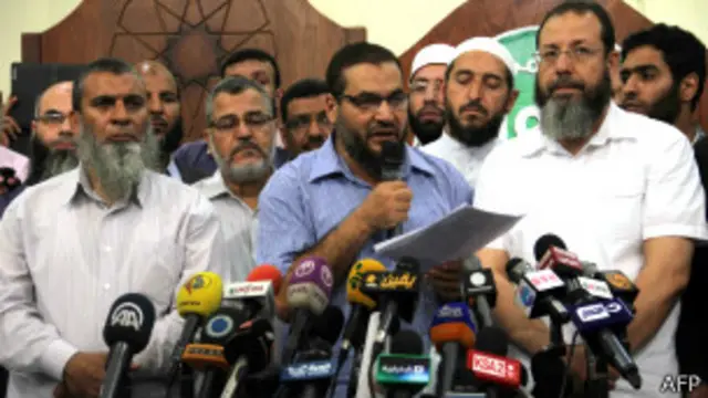 کنفرانس خبری اسلامگرایان