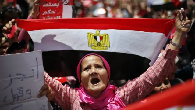 مصر میں صدر مرسی کی صدارت کا ایک سال سیاسی بے اطمینانی کا شکار رہا ہے