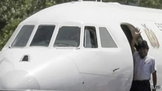 هواپیمای رییس جمهور بولیوی بالاخره امروز (چهارشنبه) صبح فرودگاه وین را ترک کرد