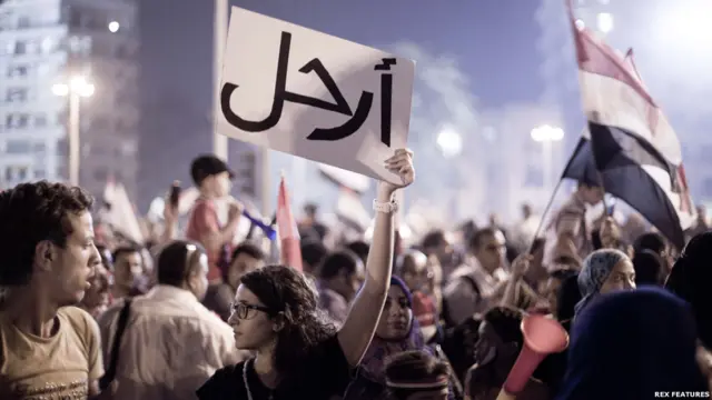 Dün binlerce kişi başkent Kahire'deki Tahrir Meydanı'da Cumhurbaşkanı Muhammed Mursi'nin görevi bırakması talebiyle gösteri yaptı. 