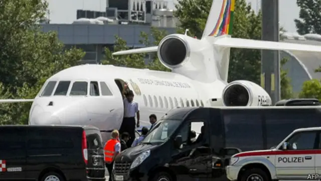 Máy bay của ông Evo Morales ở Vienna