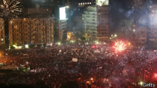 На площі Тахрір радіють арештові Мурсі