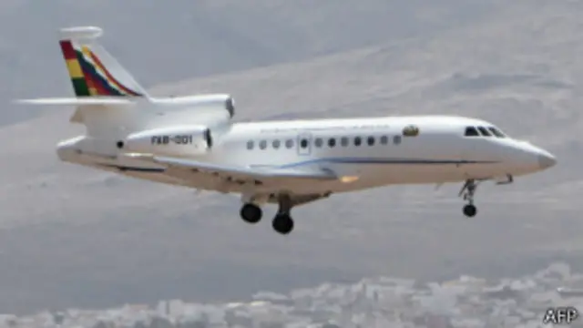 Самолет Моралеса