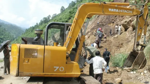 रुद्रप्रयाग में फंसे यात्री